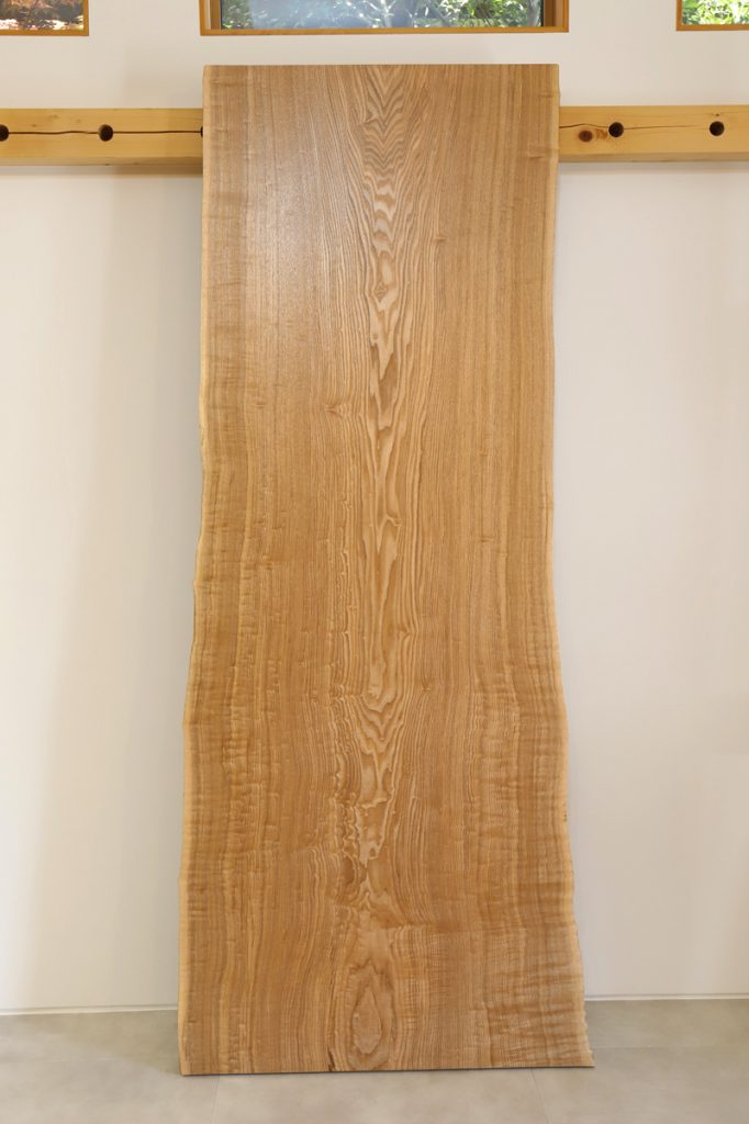 タモ 杢 一枚板｜一枚板｜杉・スギ｜商品 | 無垢の木を使った家具 