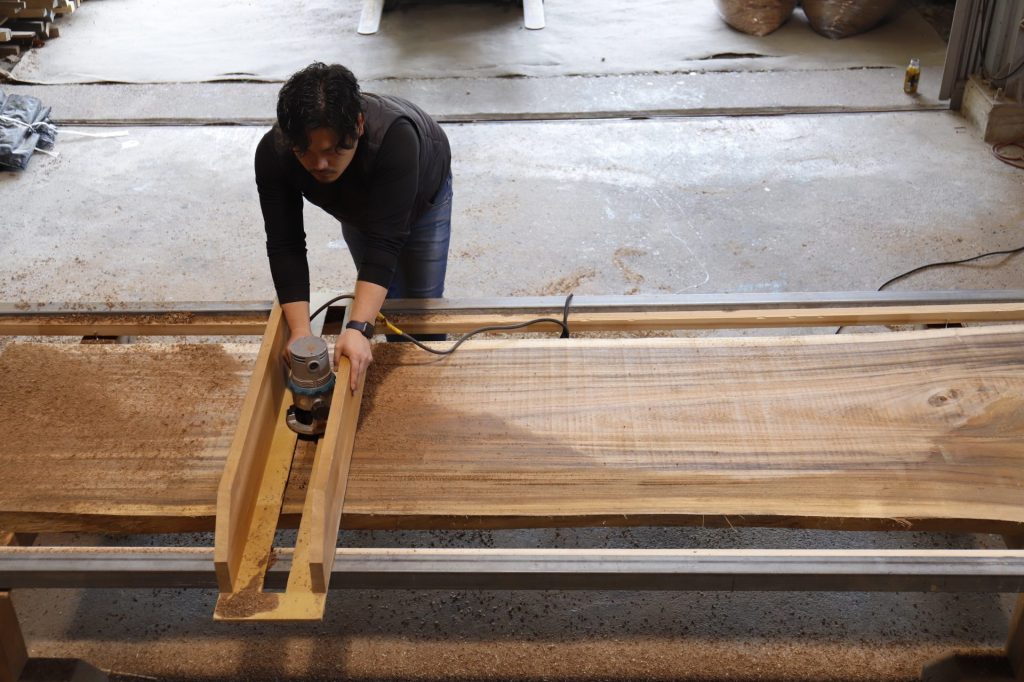 三重県で一枚板テーブルをお得に購入 | アウトレット価格の限定15点&新作紹介 https://mokuharu.jp/app/wp-content/uploads/2022/05/MG_1935.jpg 三重県で一枚板テーブルをお得に購入 | アウトレット価格の限定15点&新作紹介