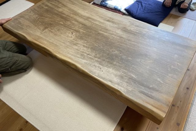 欅（ケヤキ）の一枚板ローテーブルのリメイクとシキファニチアのベンチ