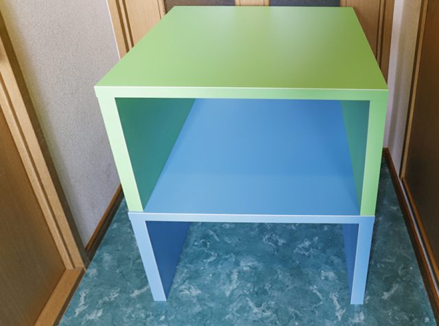 オーダーフラッシュ家具の小型テーブル