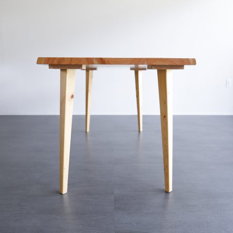 紀州材　檜　ヒノキ　接ぎ合せテーブル　ダイニングテーブル　オーダー家具　家具制作　杢美 MOKUHARU テーブルの脚　木製脚