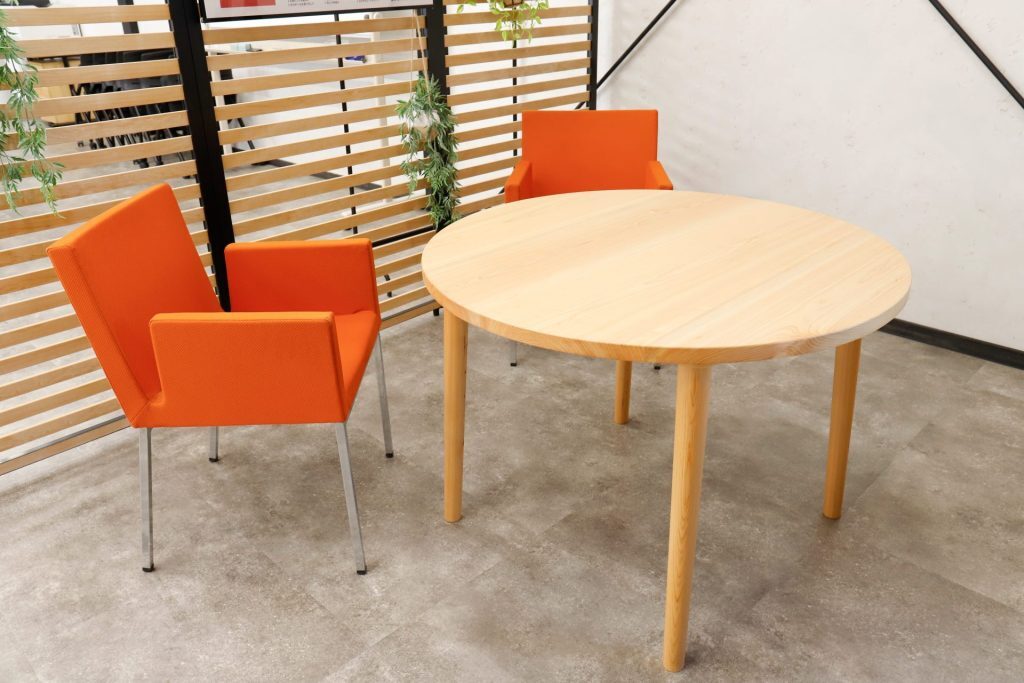 業務用(店舗)家具・什器の選び方 | 業態別の納品事例付き