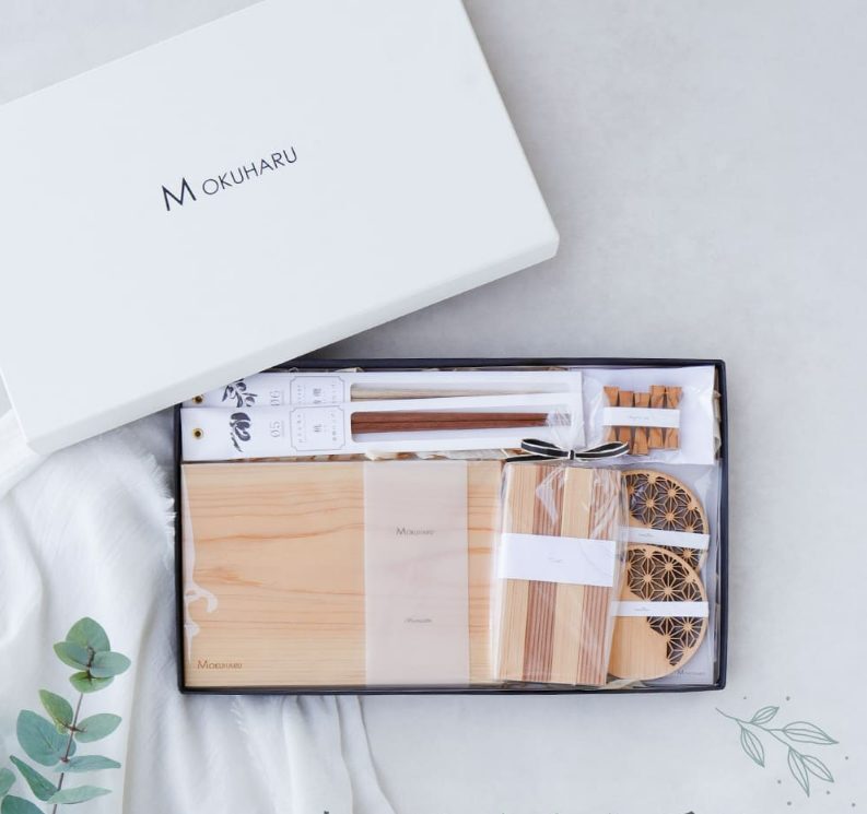 結婚祝い・新築祝いのギフトに人気のダイニング&キッチン用品【名入れOK】 https://mokuharu.jp/app/wp-content/uploads/2025/06/MG_2269_2.jpg 結婚祝い・新築祝いのギフトに人気のダイニング&キッチン用品【名入れOK】