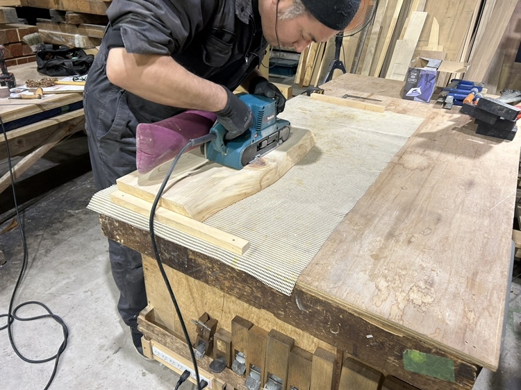 商品棚・ディスプレイ台のオーダーメード事例 | オシャレな陳列を叶える【木製の店舗什器】